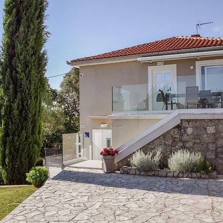 Apartments Petra Рисика Екстериор снимка