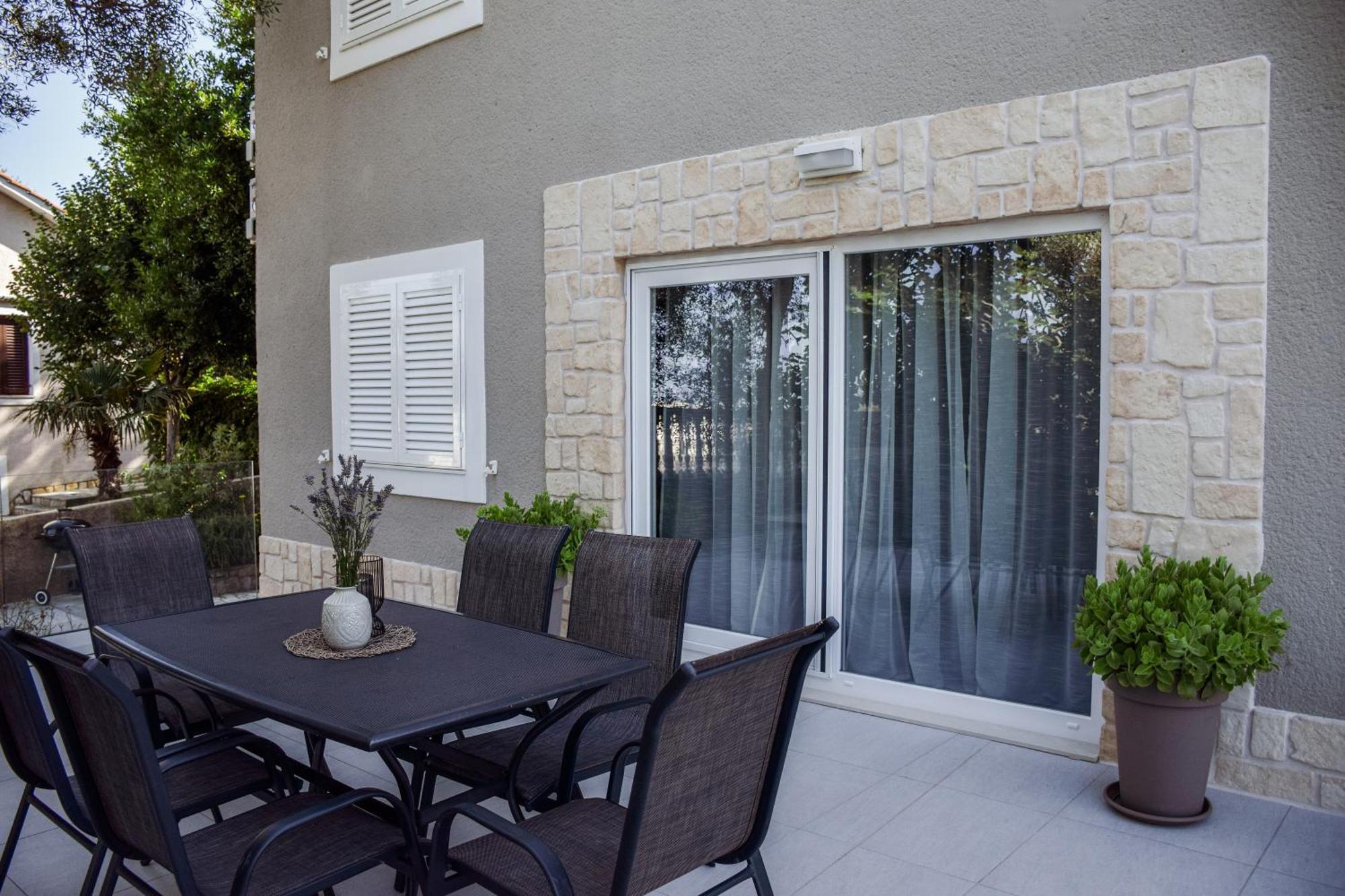 Apartments Petra Рисика Екстериор снимка